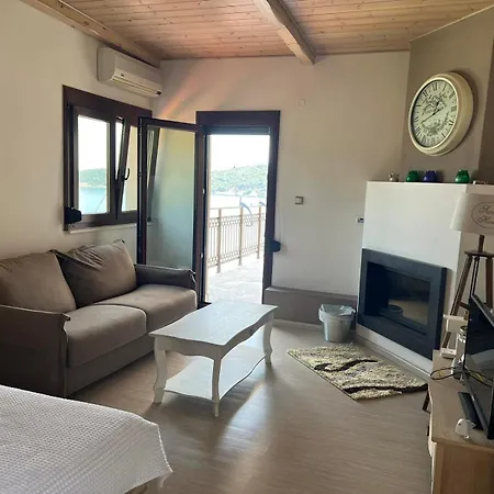 Hotel de apartamente Agorastos Koinira