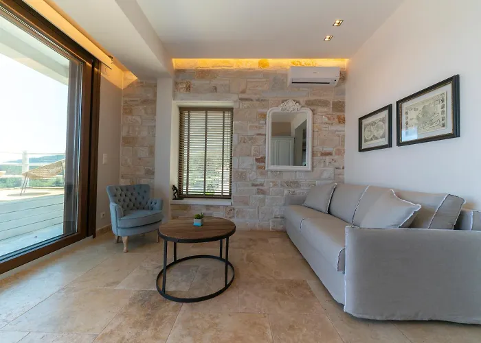 アパートホテル Agorastos