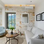 Agorastos מלון דירות קואינירה