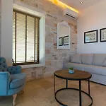 Agorastos מלון דירות 3*