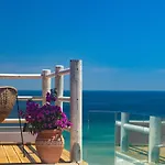 מלון דירות Agorastos 3*