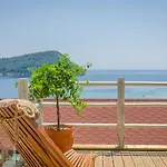 Agorastos מלון דירות 3*