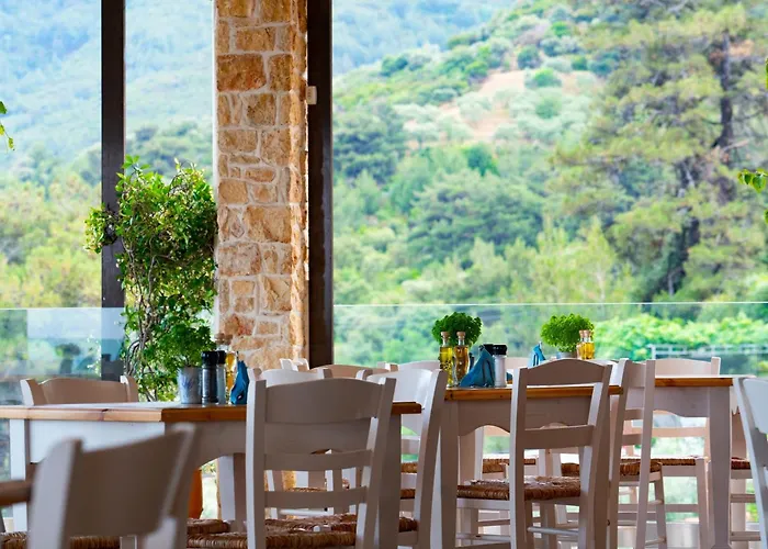 Ξενοδοχείο με διαμερίσματα Agorastos 3*