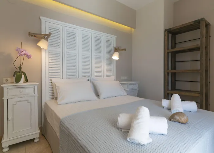 Ξενοδοχείο με διαμερίσματα Agorastos Κοίνυρα